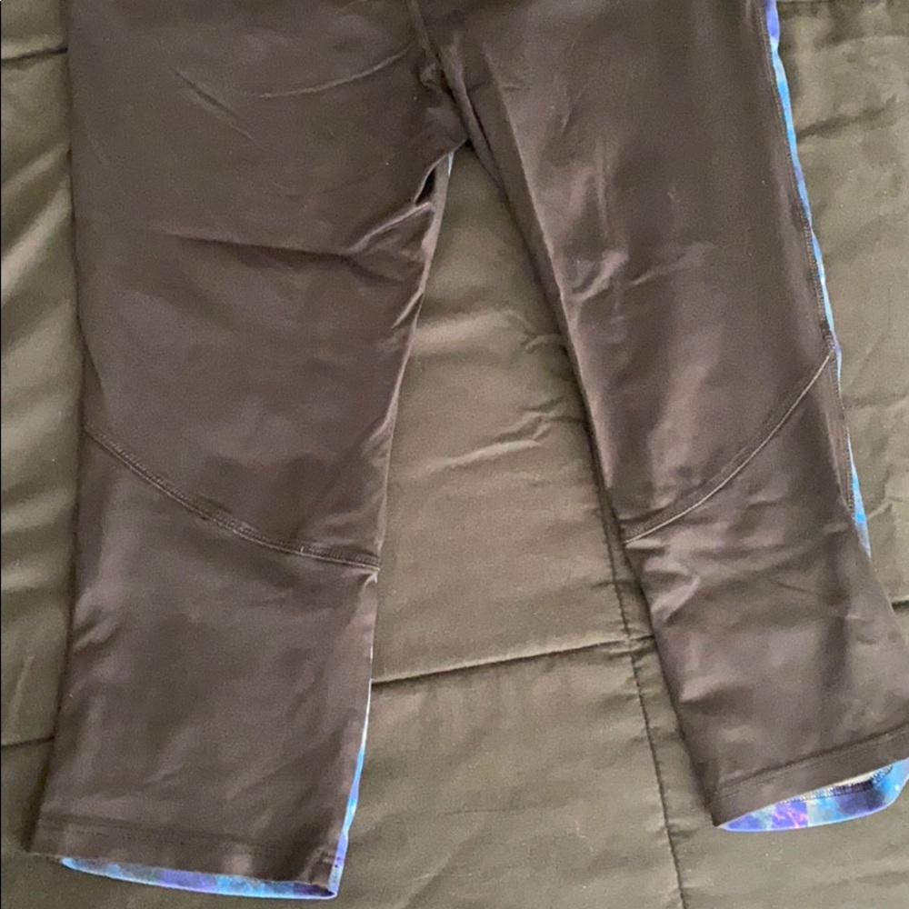 Workout Capri - Picture 3 of 3